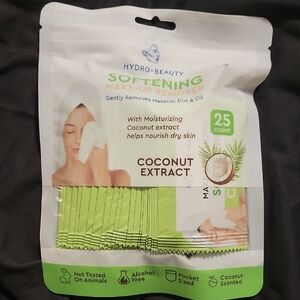 Softening Coconut Extract Makeup Remover Wipes - Green